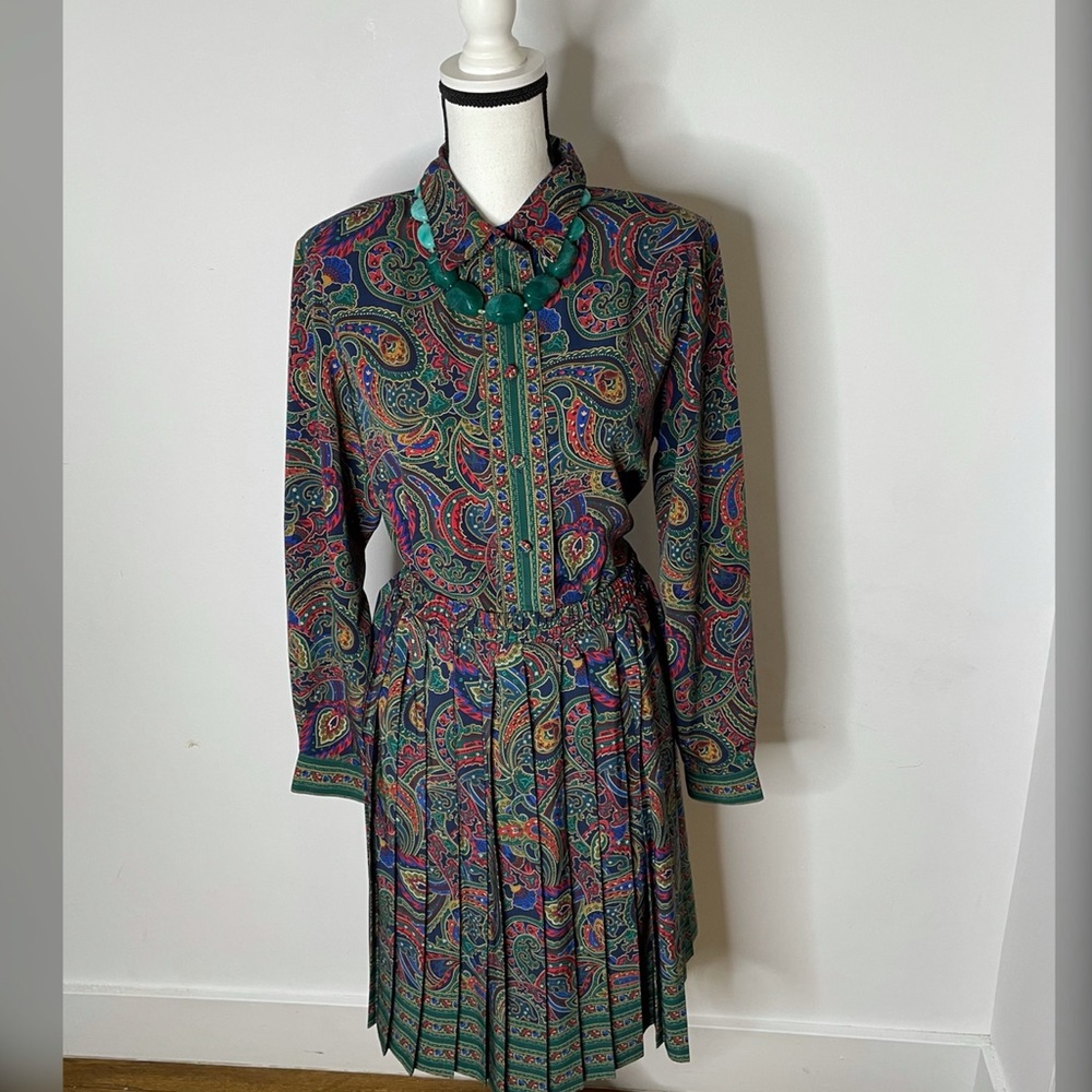 Koret vintage Women's Paisley Skirt Set
